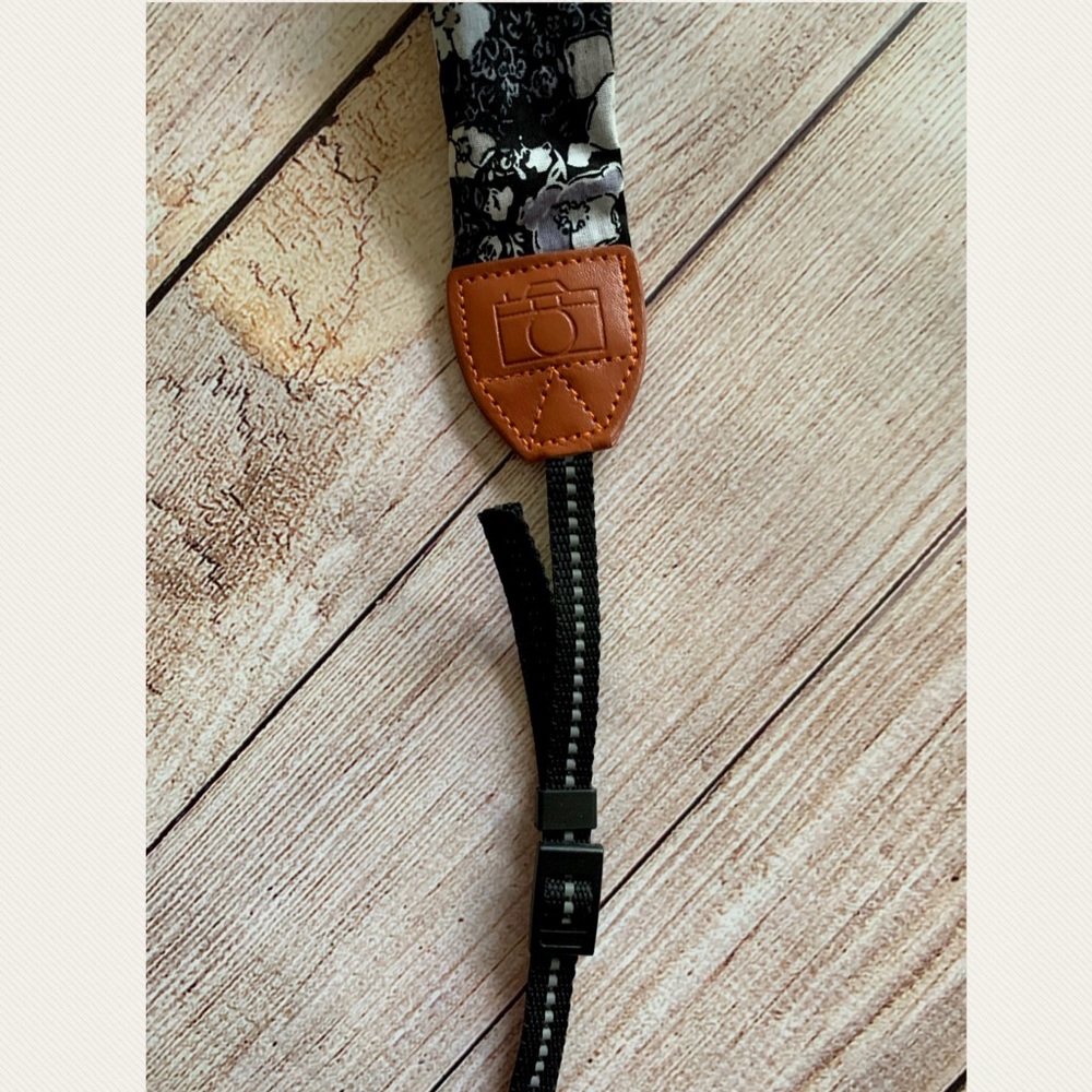 Floral Camera strap - Picture 3 of 3